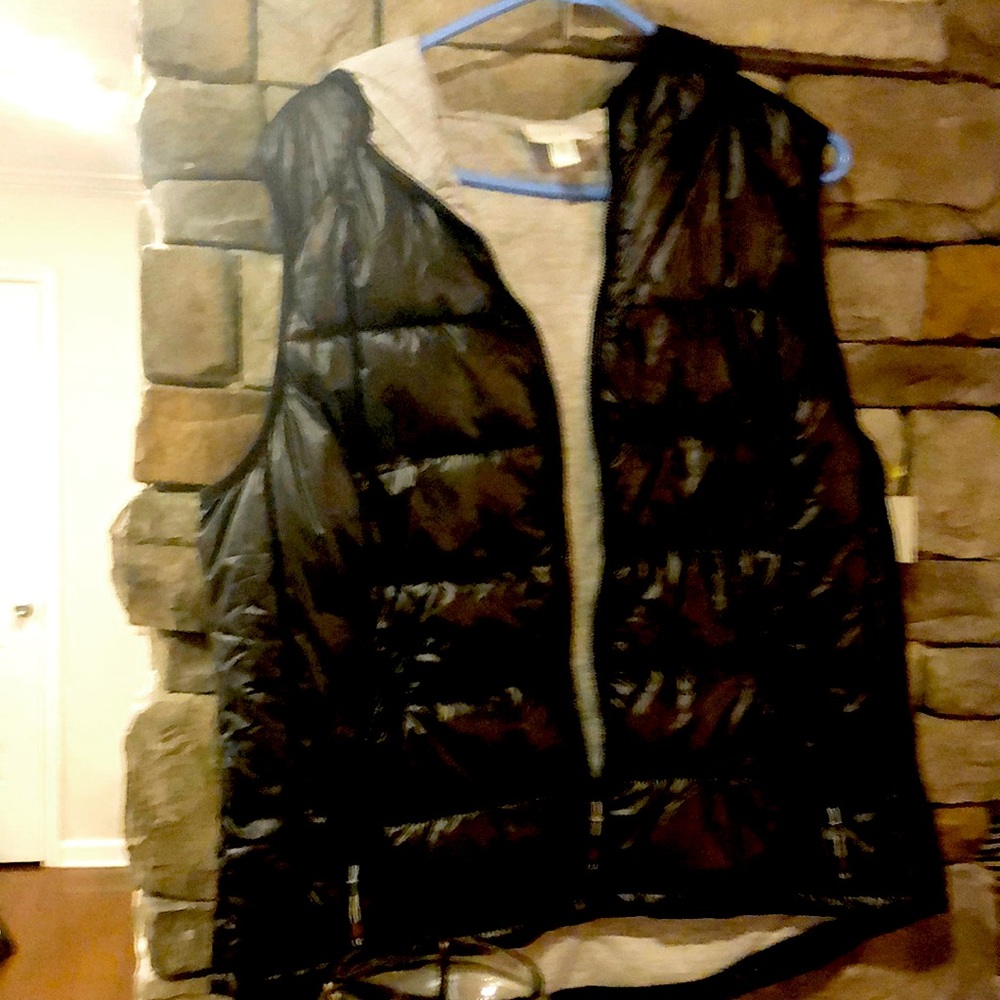 Puffy black vest xxl with tags